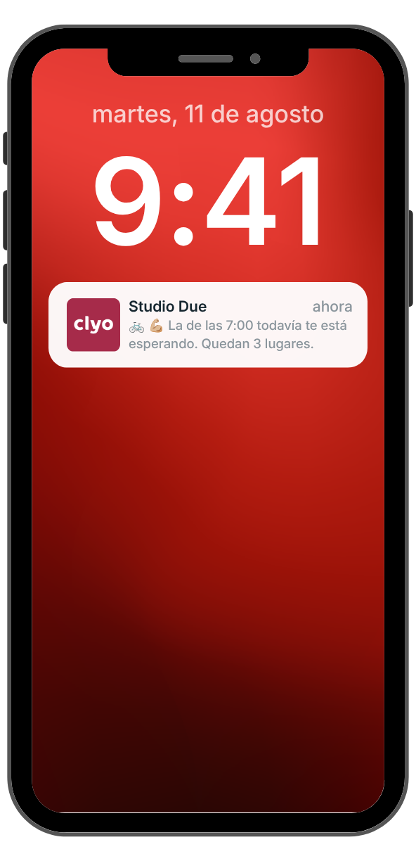 Aviso de Studio Due: quedan 3 lugares en la clase de las 7:00 en la pantalla bloqueada de un teléfono